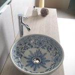 PRIORI umywalka ceramiczna, średnica 42cm, biała z niebieskim wzorem